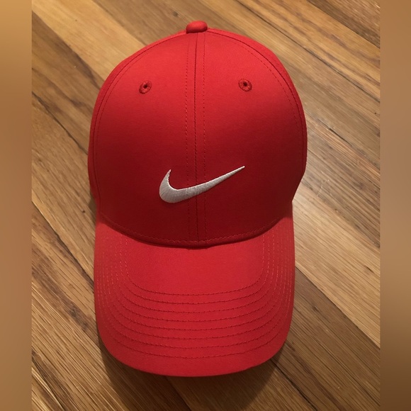 Nike Red Golf Baseball Cap - Picture 1 of 5